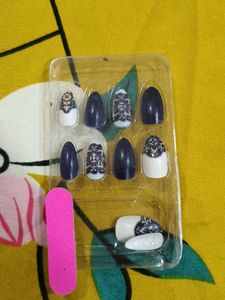 Press-On Nails - Elegant Blue &amp; White Design