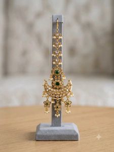 nykaa fashion by azai Elegant Kundan Maang Tikka