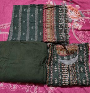 Elegant Pakistani Suit