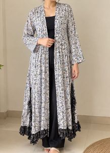 Black &amp; White Printed Long Shrug
