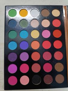 BRAND NEW EYESHADOW PALLETE 35 COLOURS..