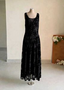 Elegant Black Floral Velvet Dress 36/38