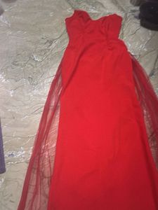 Stunning Red Evening Gown with net silhoutte