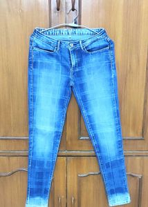 Levis Stylish Blue Plaid Denim Jeans