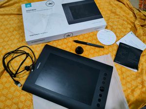 Huion H610proV2 Only 1 yr old pen tablet for comp