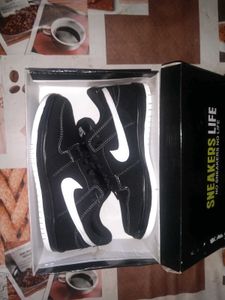 Nike Sneakers - Black & White