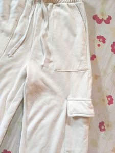 ⭑.ᐟWhite Cargo Sweatpants𑣲⋆
