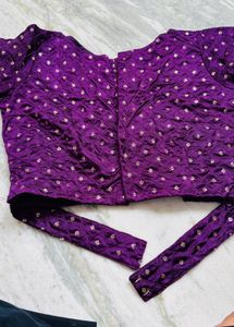 lavender colour saree with elegant contrast matchi