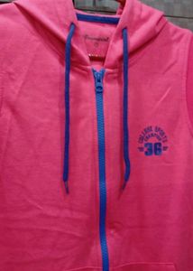 Women Sleeveless Pink Top With Hoodie