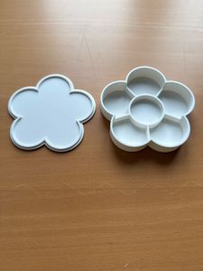 Flower-Shaped Jewelry Organizer