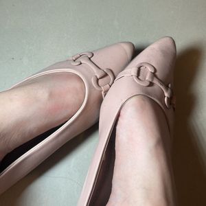 Elegant Pink Pointed Toe Flats size 39-40