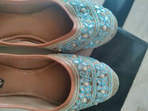Embellished Juttis/Flats