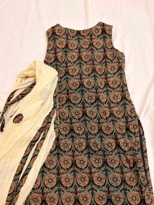 kurti with dupatta