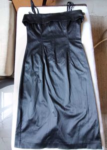 Sleek Black Dress with Straps