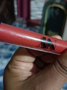 brick red lipstick