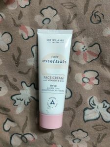 Oriflame Glow Essentials Face Cream