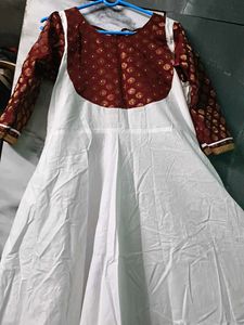 Elegant Maroon &amp; White Ethnic Gown