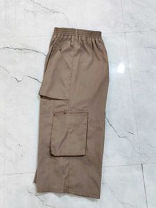 Men's Cargo Capris.  length 26 inch.and 5 po