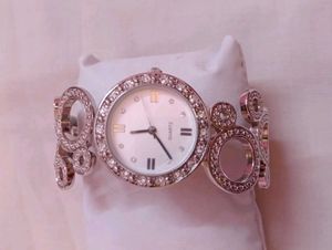 Sparkling Silver Fashion Watch