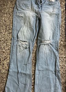 Light Wash Ripped Jeans