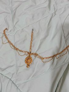 Elegant Kundan Maang Tikka