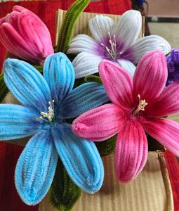Beautiful White Pipecleaner Flower🤍