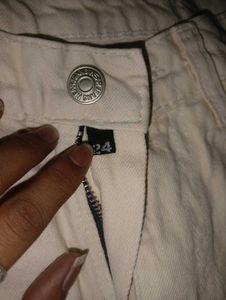 Chic White Wide-Leg Jeans