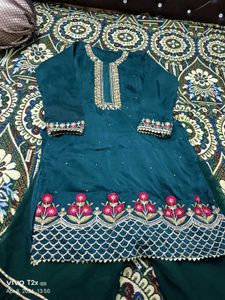 Beautiful Green Embroidered Kurta Set