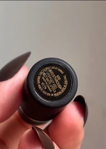 Mac powder kiss shade 930 Breakthrough