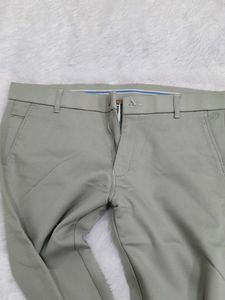 Men's Classic Fit Chinos