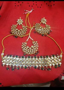 Stunning Kundan Jewellery Set