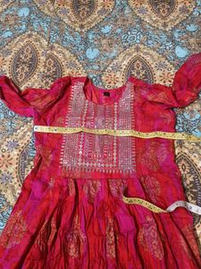 Beautiful Red &amp; White Kurta Set