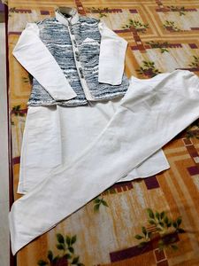 Men's Kurta Pajama with Patterned Vest