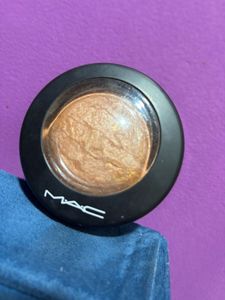 M·A·C Multi-Mineral Complex