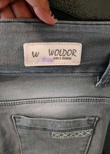 Women's Light Wash Slim Fit Jeans