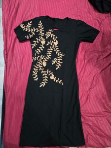 Chic Black Dress with Floral Embroidery