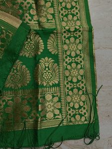 Elegant Green &amp; Gold Banarasi Silk Saree