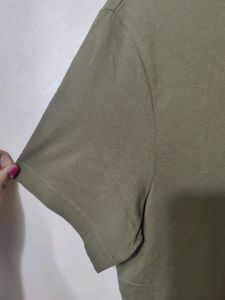 Levi's Men's Casual Tshirt.  Like New.