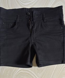 Black Denim Shorts 🖤