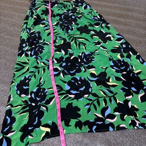 ☘️Green Floral Asymmetrical Skirt