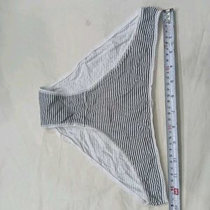 🪔 Striped Briefs