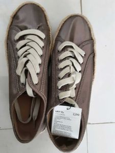 H&M Classic Stylish Metallic Sneakers/Trainers - S