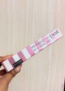 Lakme Hya beach edit 9 to 5. 2 in 1 lipstick liner