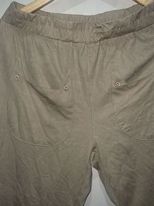 Comfortable Women's Tan Capris