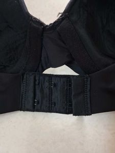 38C Maidenform black Bra