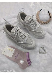 White Sneakers For Women N Men