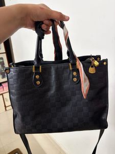 Chic Black Textured Tote Bag