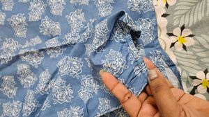 Blue Floral Print V-neck Ruched Top