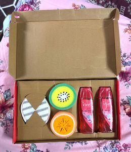 CUTE Vivel Body Wash Set with Aesthetic Sponges