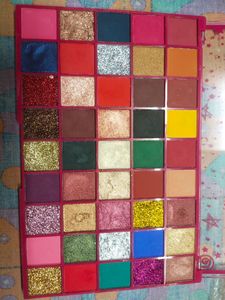 Eyeshadows Look Like New